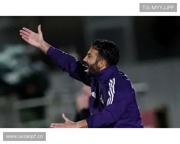 曼联更衣室矛盾显现,对赛季后半程稳定性形成潜在考验 曼联更衣室矛盾显现,对赛季后半程稳定性形成潜在考验